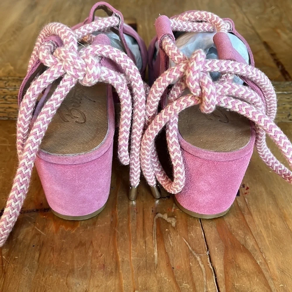 Bettye by Bettye Muller Daniela Taffy Pink Suede Rope Up Platform Sandals 6